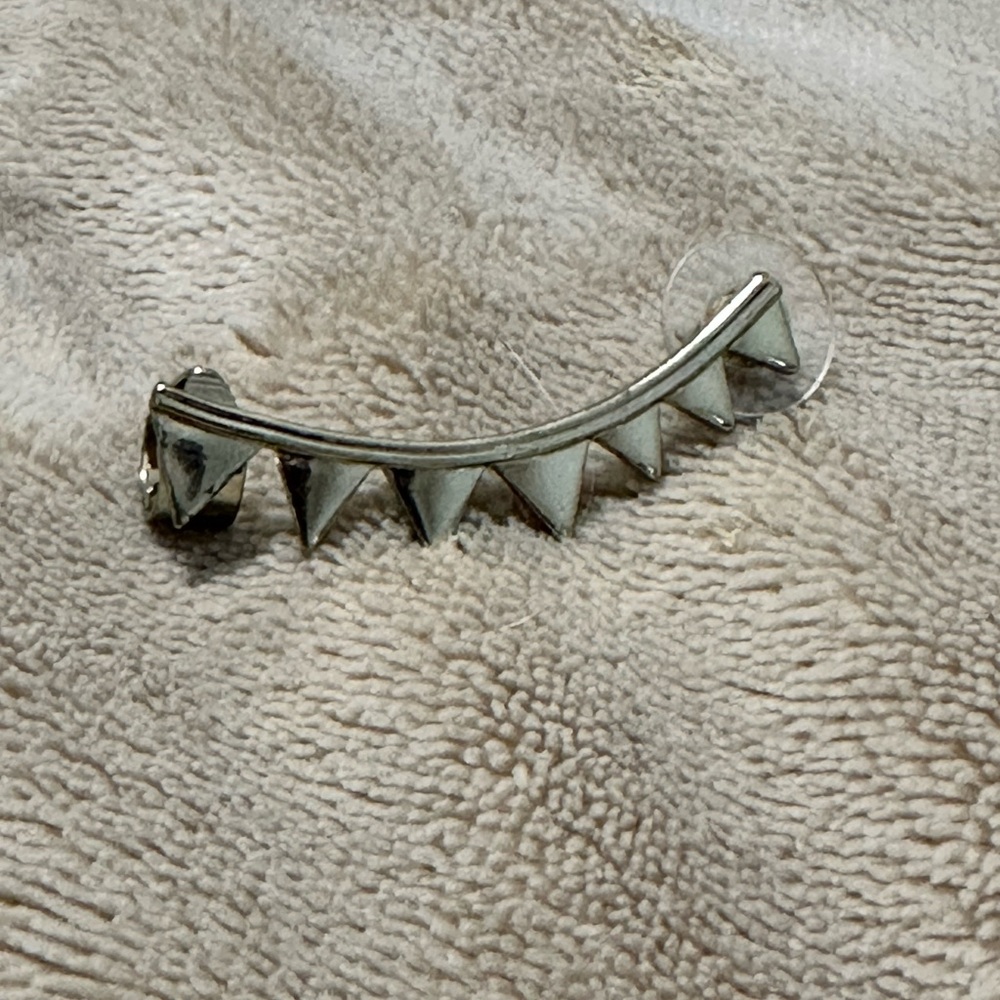 Ear cuff - Picture 2 of 4